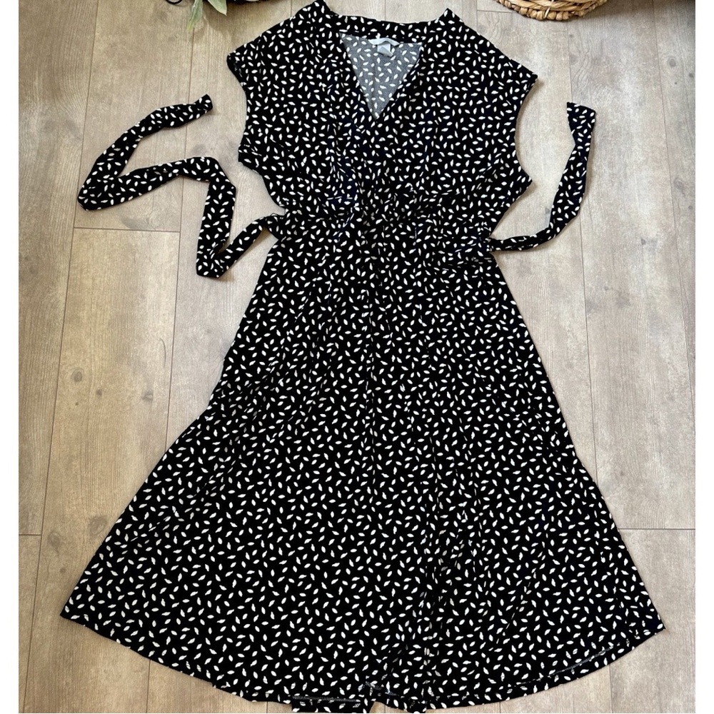 H&M Women’s Black and White Patterned Dress With Tie Waist Belt Stretchy Elegant - Picture 2 of 15